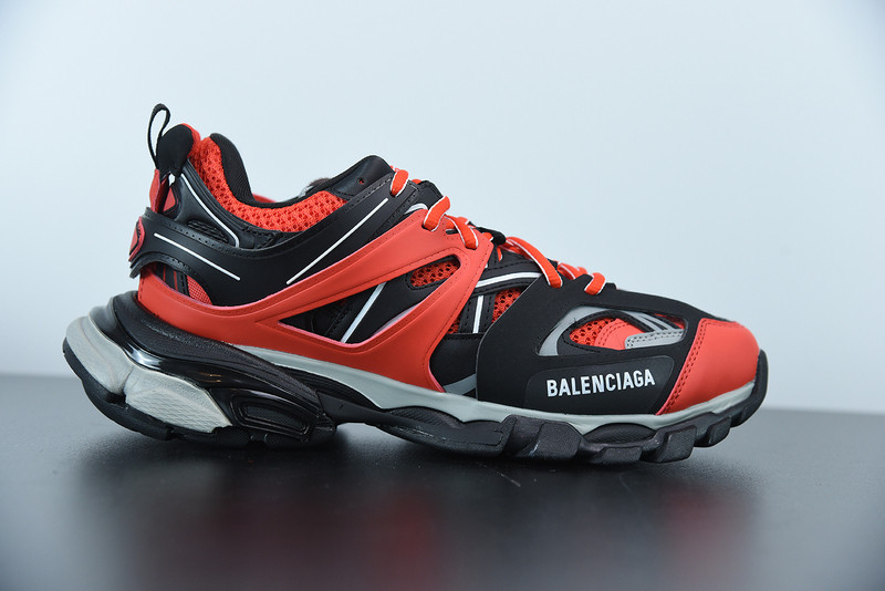 bc track sneaker