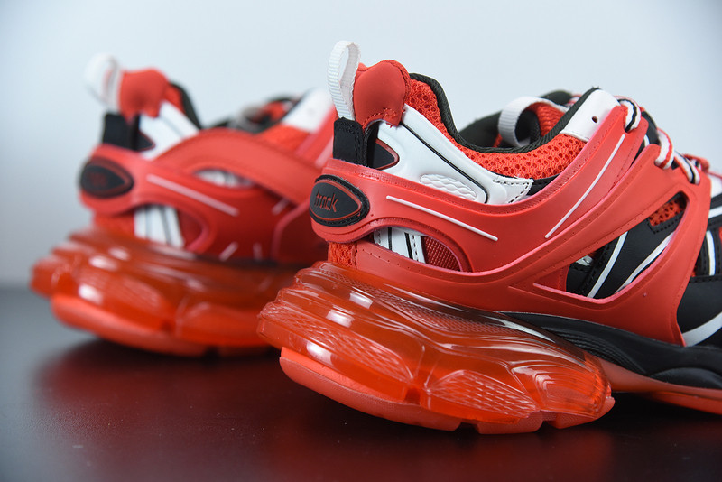 bc track sneaker