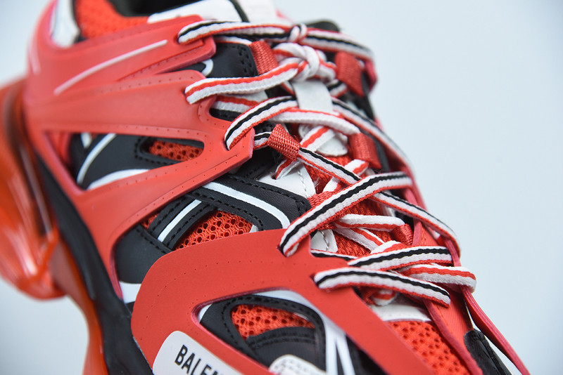 bc track sneaker