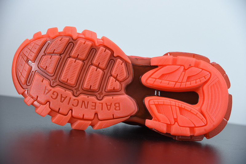 bc track sneaker