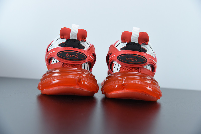 bc track sneaker