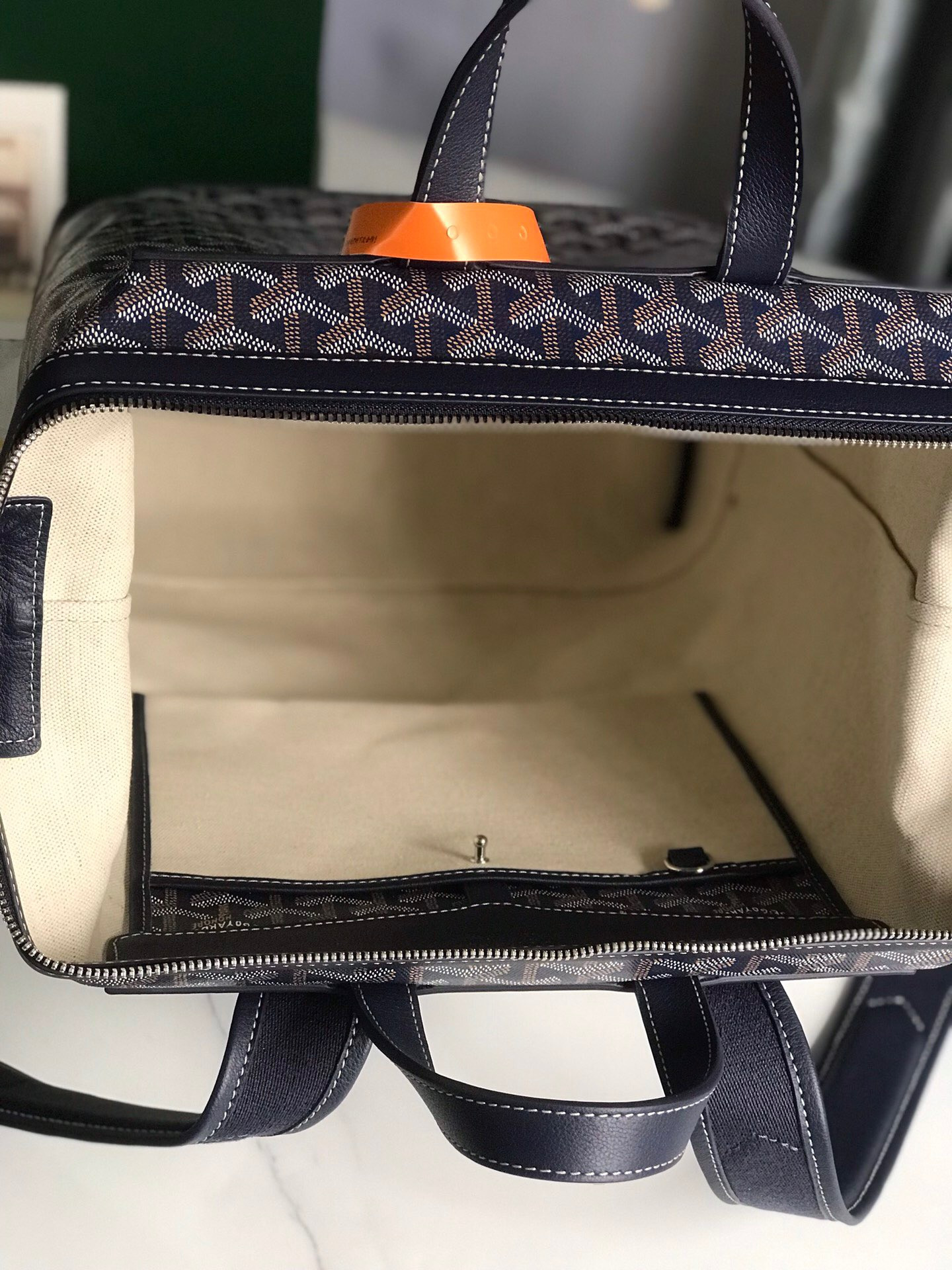 G09ard purse