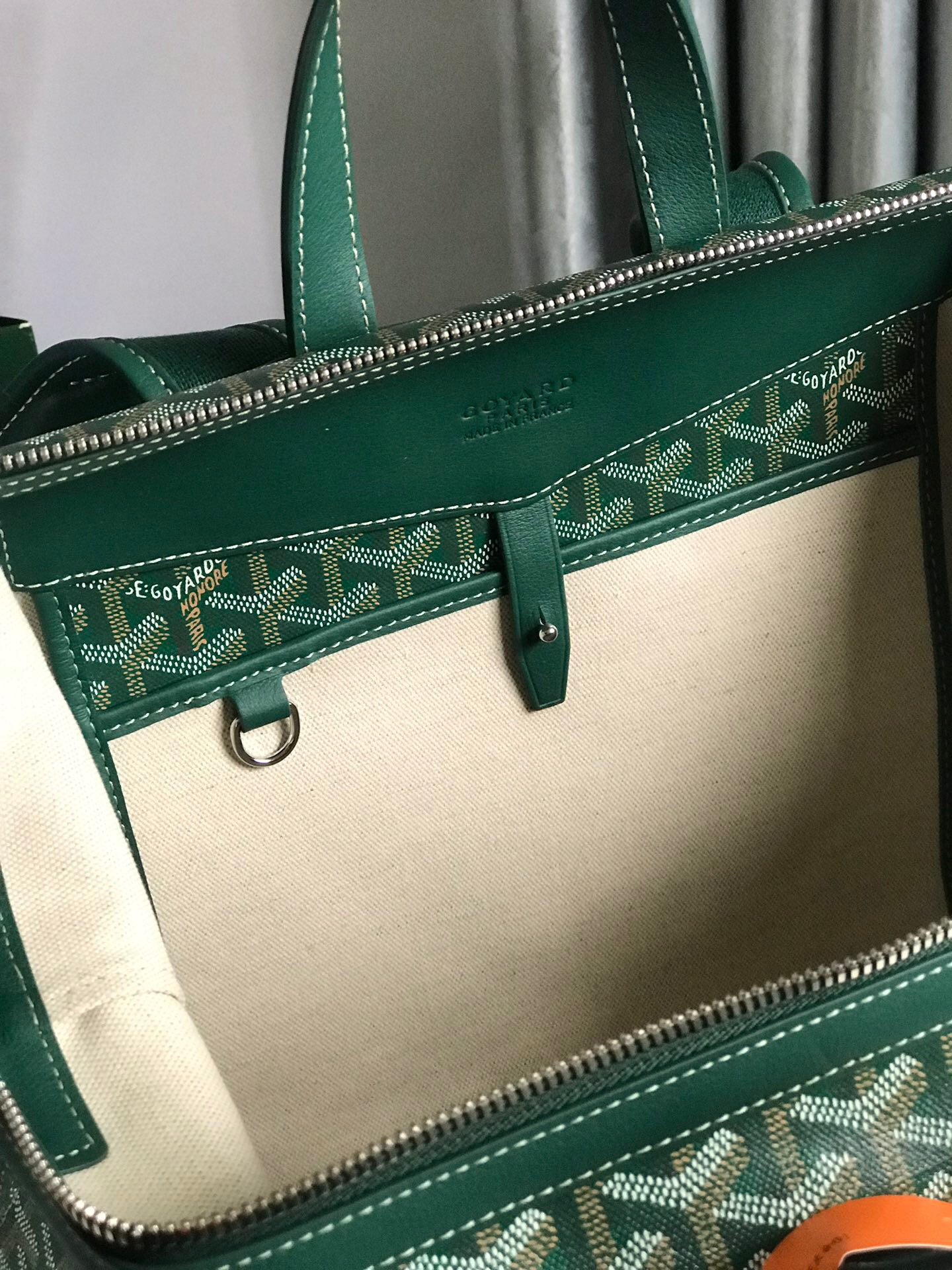 G09ard purse
