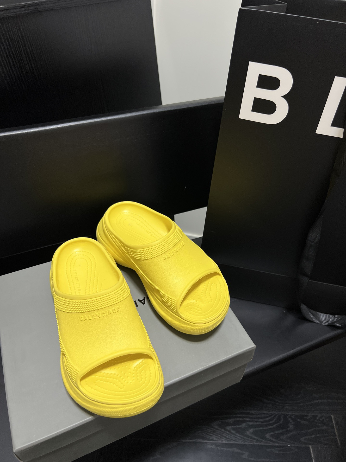 Ba1en*iaga slide