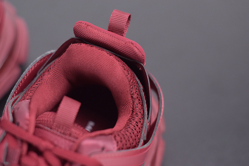 bc track sneaker