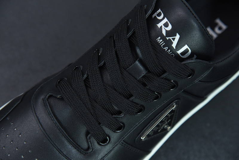 pr sneaker