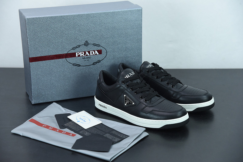 pr sneaker