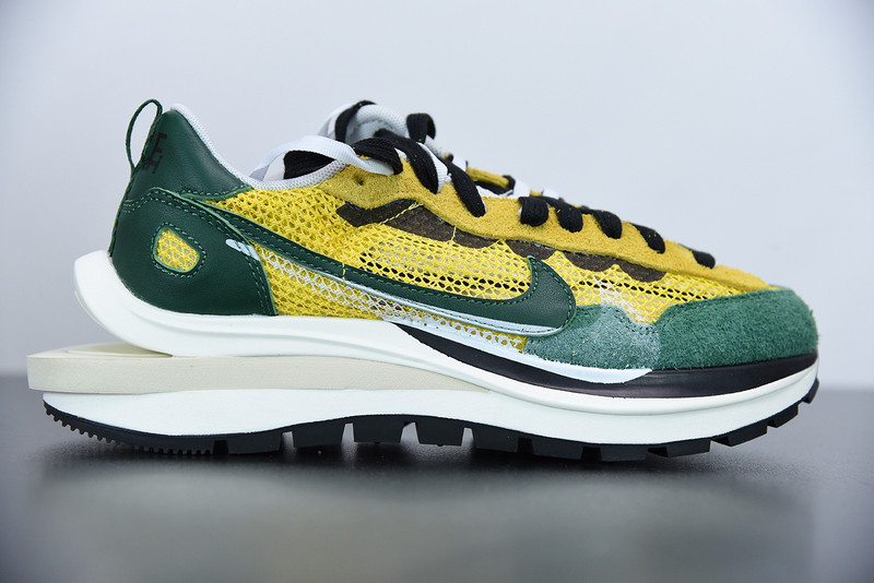 nike sacai x vaporwaffle ''tour yellow'' cv1363-700