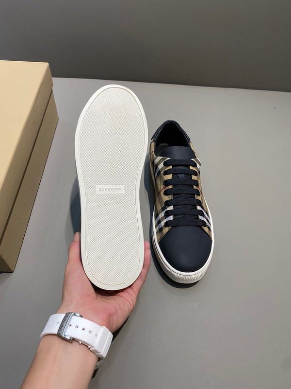 B**rry sneaker