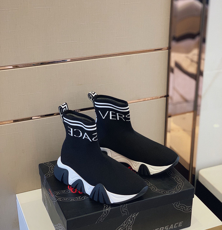 vs sneakers