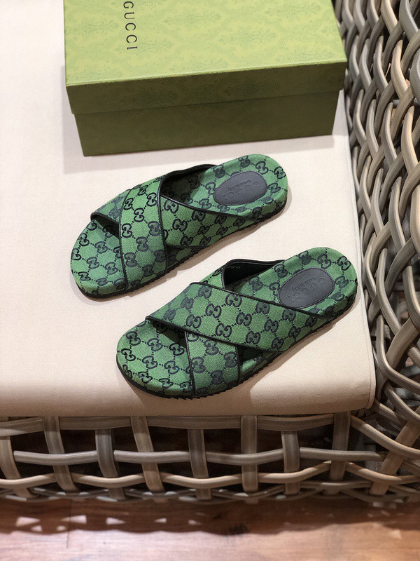 g*u*i sandals