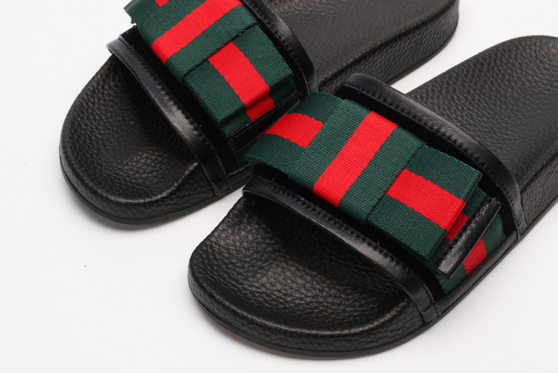 g*u*i sandals