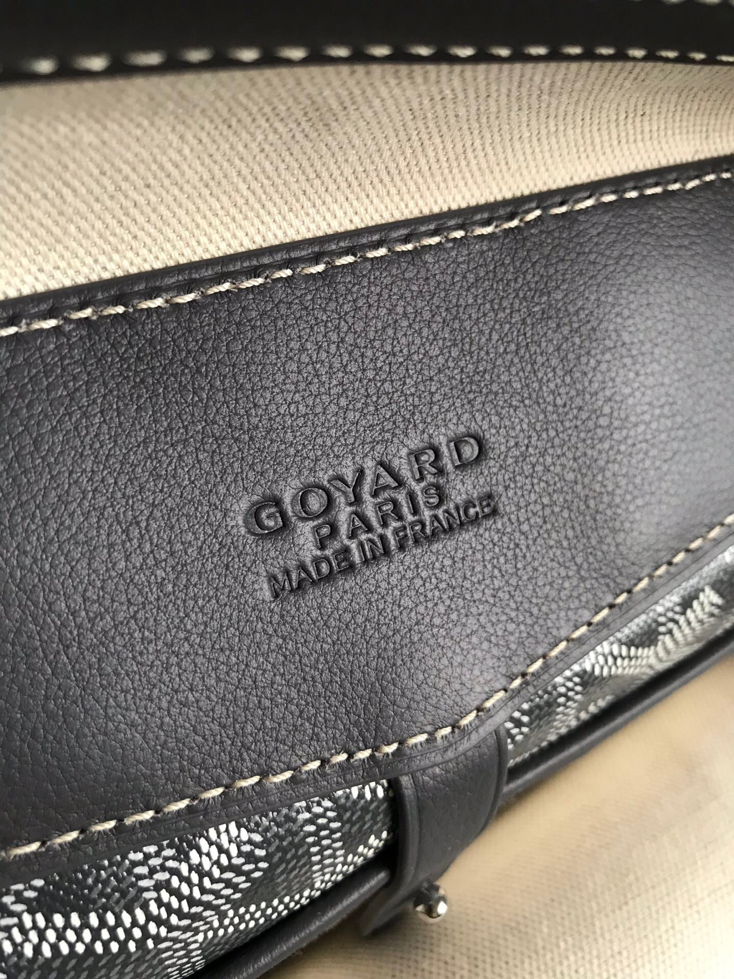 G09ard purse