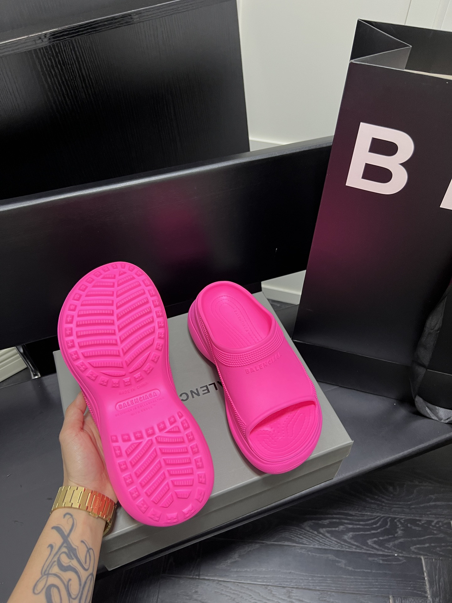 Ba1en*iaga slide