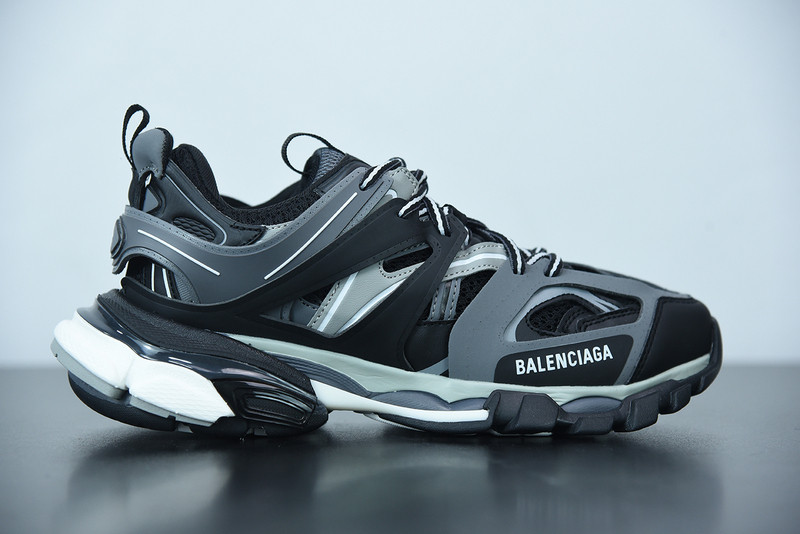 bc track sneaker