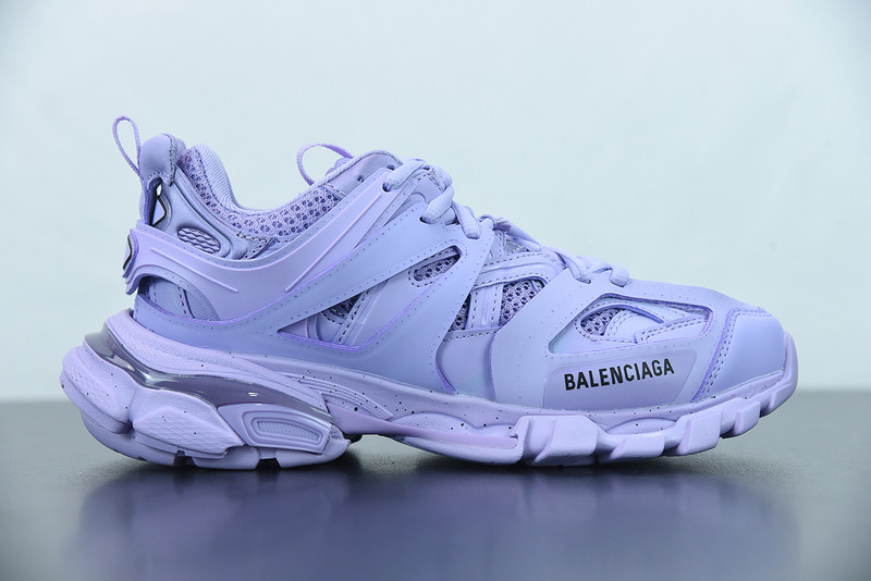 bc track sneaker
