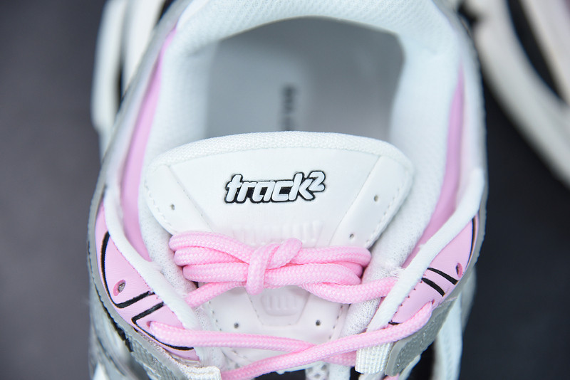 bc track sneaker