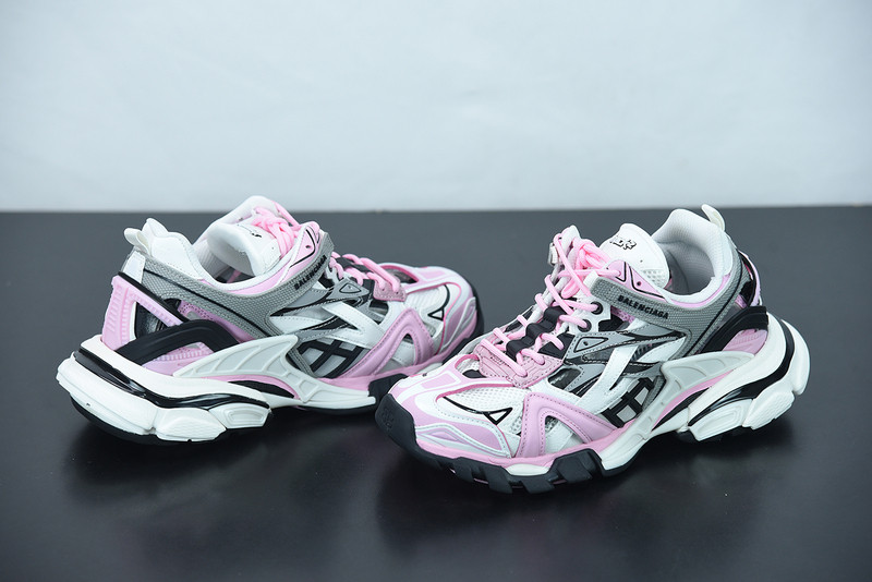 bc track sneaker