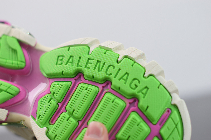 bc track sneaker