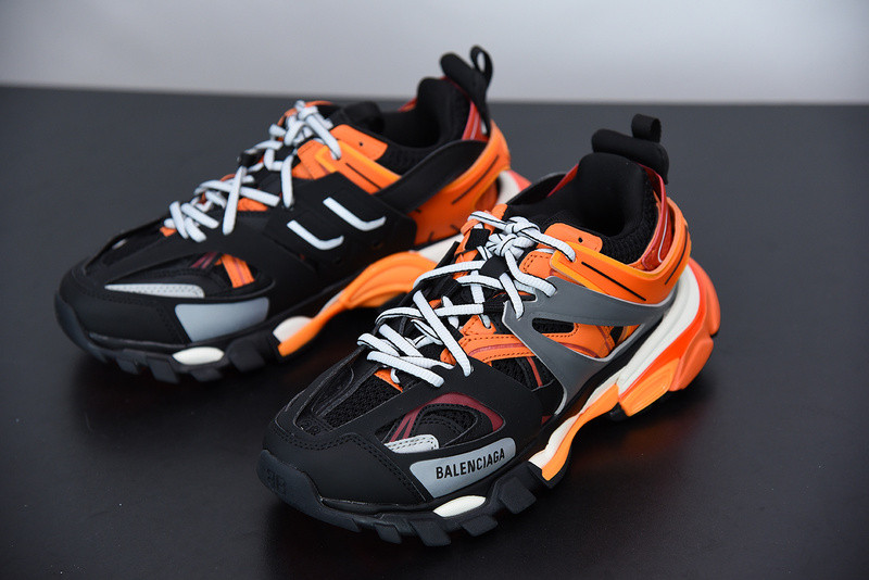 bc track sneaker