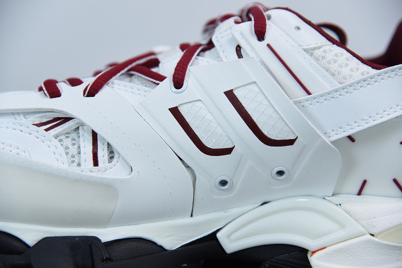 bc track sneaker