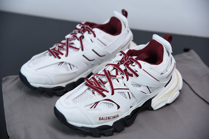 bc track sneaker