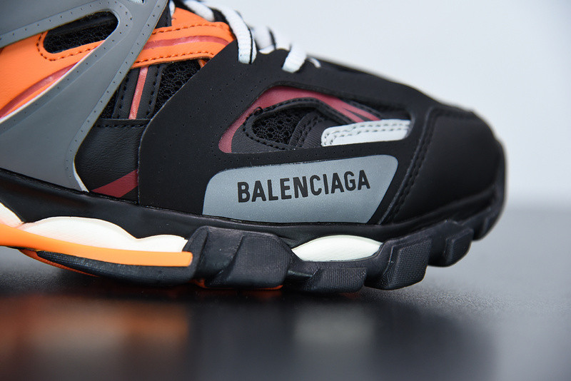bc track sneaker