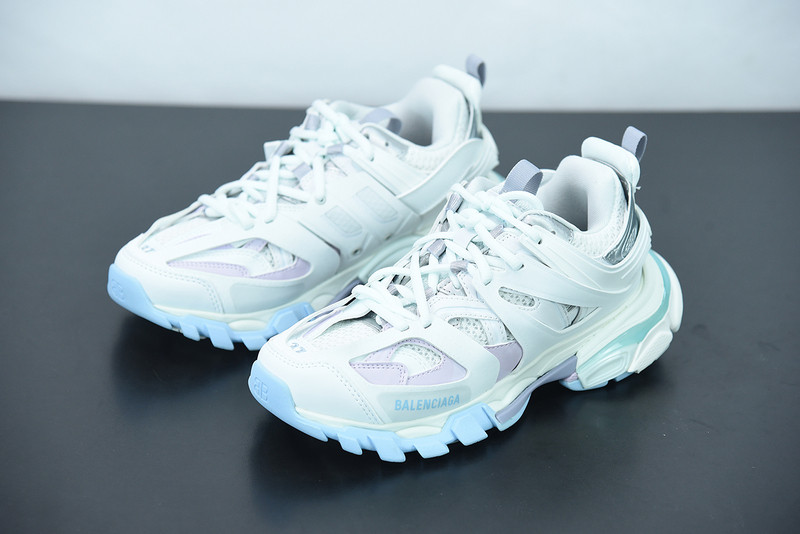 bc track sneaker