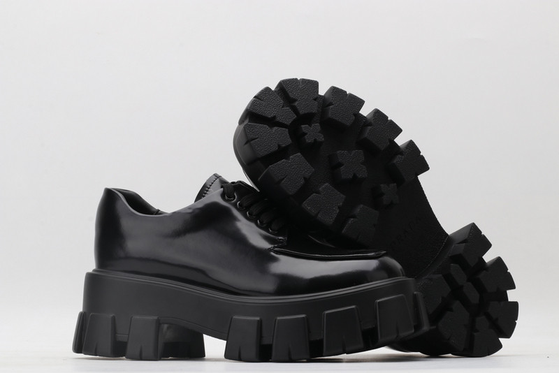 pr sneaker