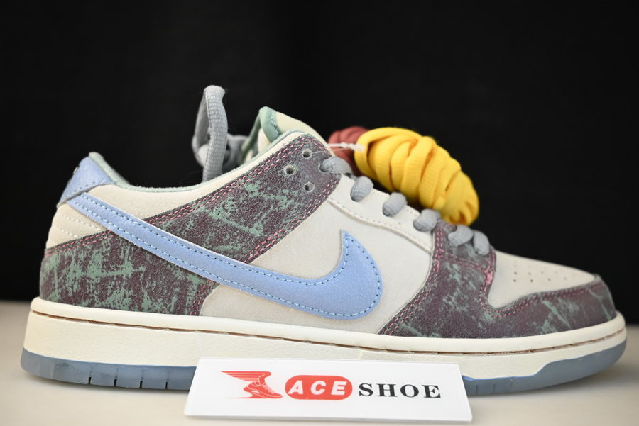 crenshaw skate club x nike sb dunk low fn4193-100