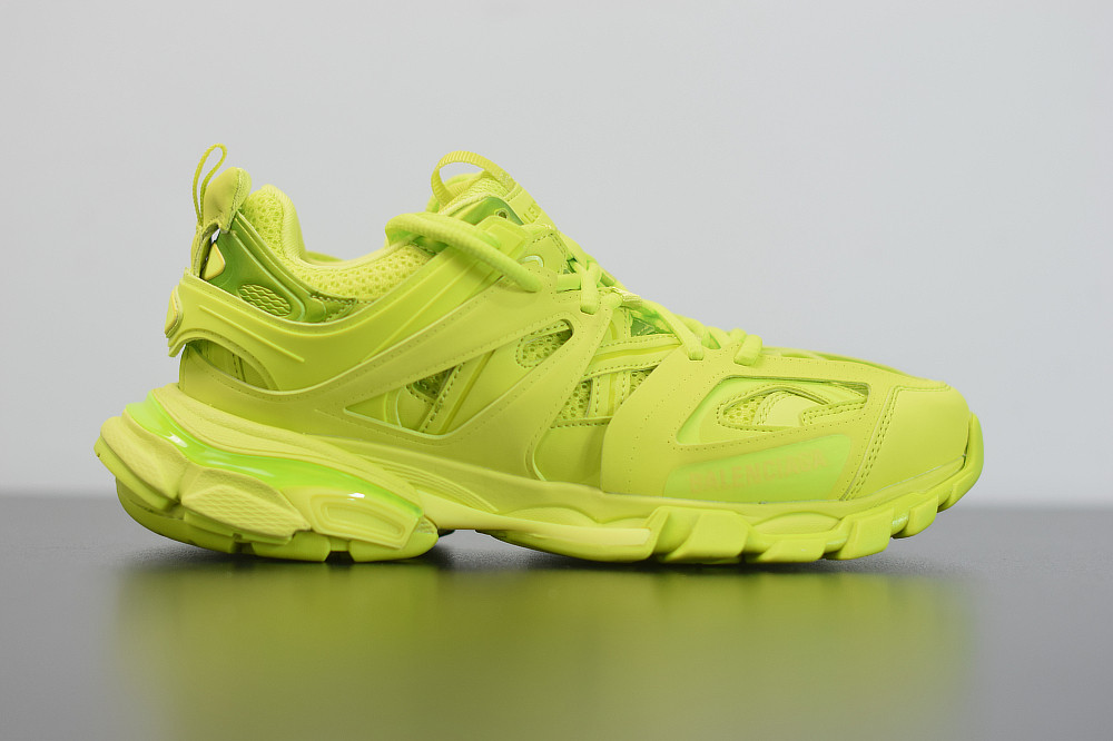 bc track sneaker