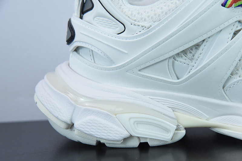 bc track sneaker