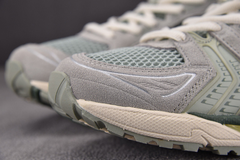 As*ic*s gel kayano 14 