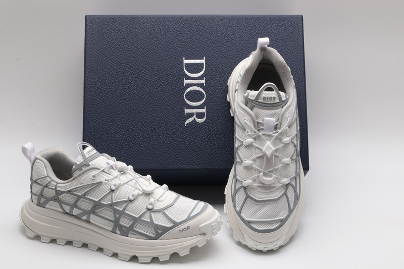 dio* sneaker