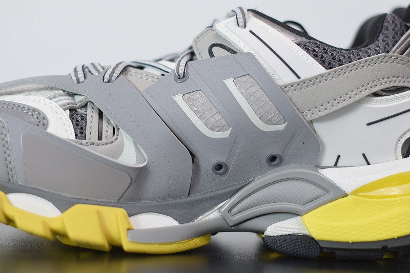 bc track sneaker