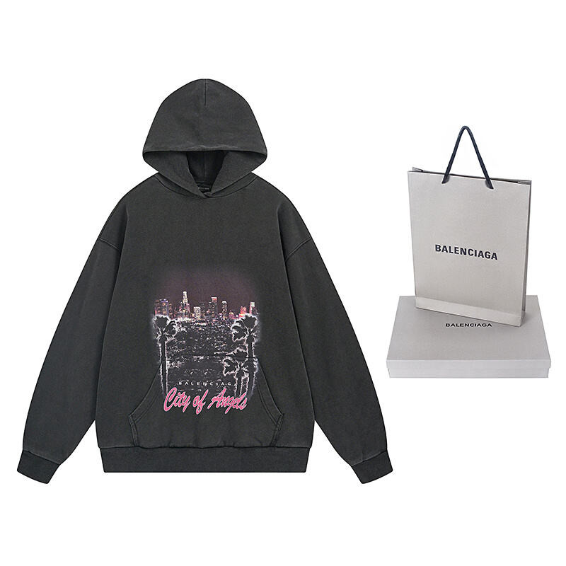 Ba1en*iaga clothes