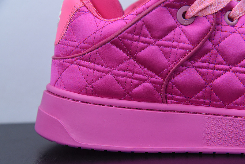 dio* sneaker