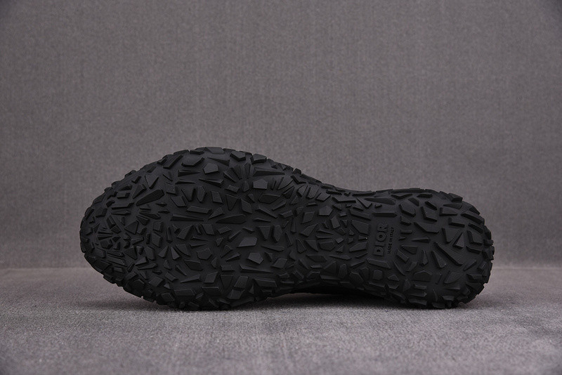 dio* sneaker