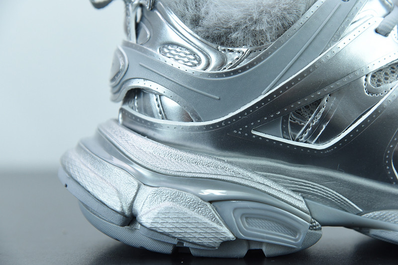 bc track sneaker