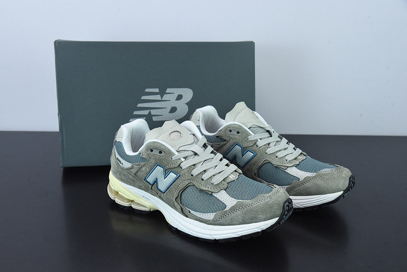 new balance sneaker