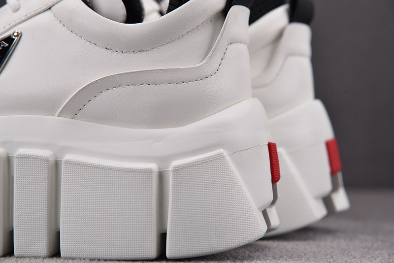 pr sneaker