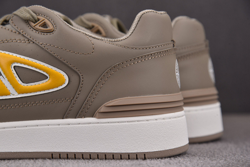 dio* sneaker