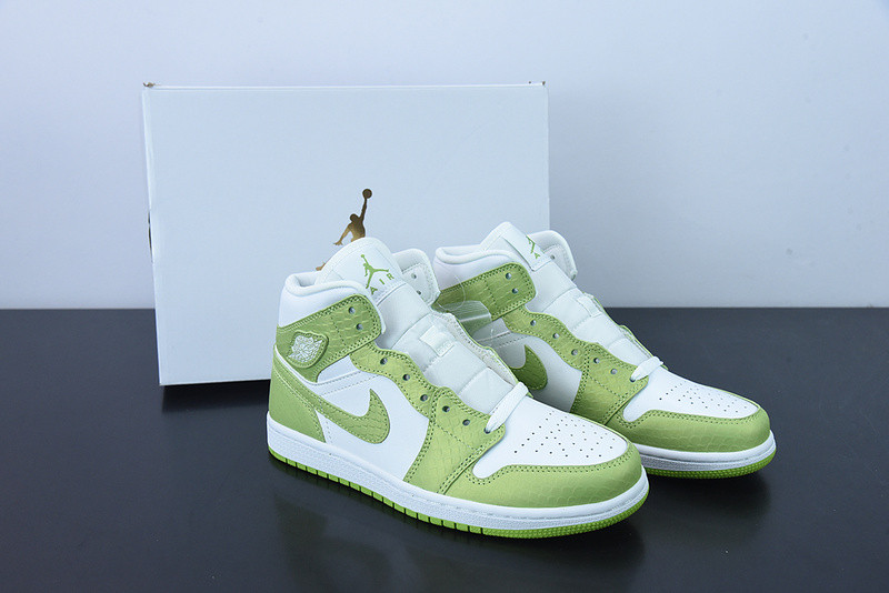 wmns air jordan 1 mid se 