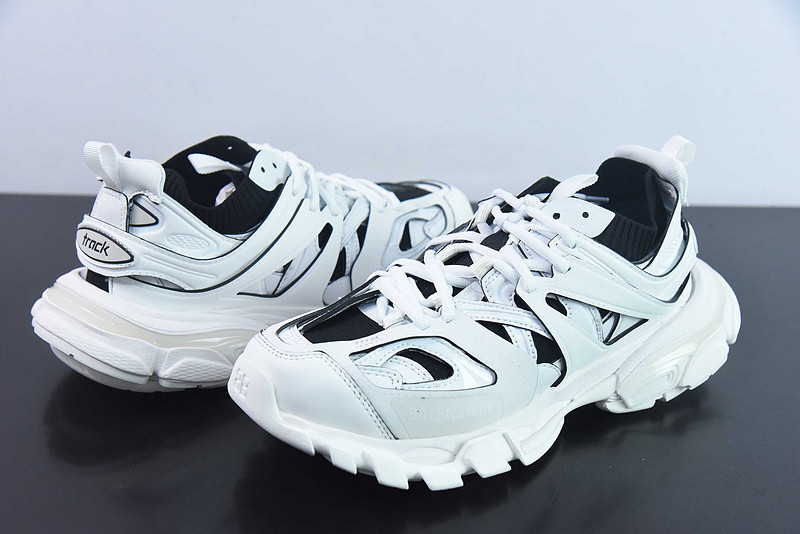 bc track sneaker