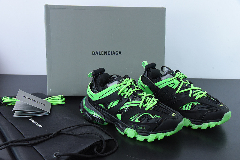bc track sneaker