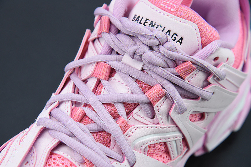 bc track sneaker