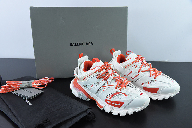 bc track sneaker