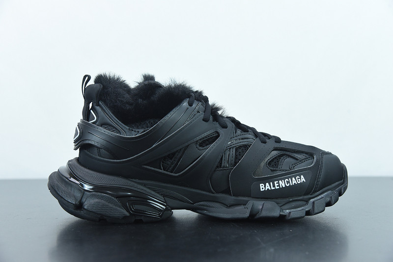 bc track sneaker