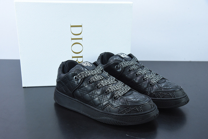 dio* sneaker