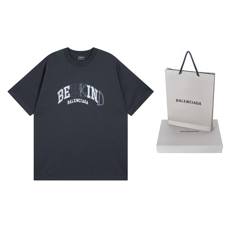 Ba*len*cia*ga clothes